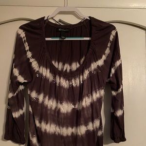 Tie dyed top with stones